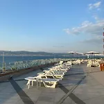 아파트 Paradiso B 208 Private Sea View 네세부르