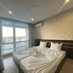 Paradiso B 208 Private Sea View * نيسيبار