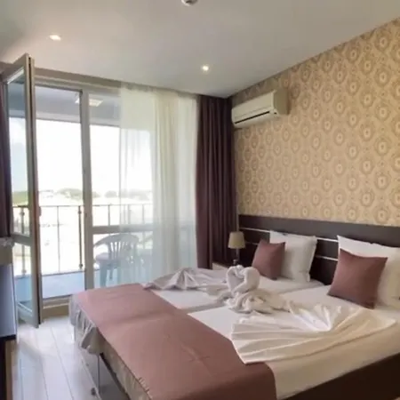 Апартаменты Paradiso B 208 Private Sea View *