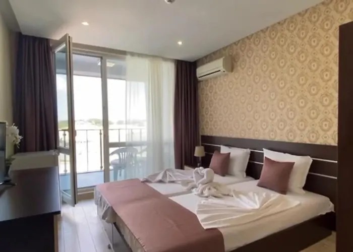 Апартамент Paradiso B 208 Private Sea View *