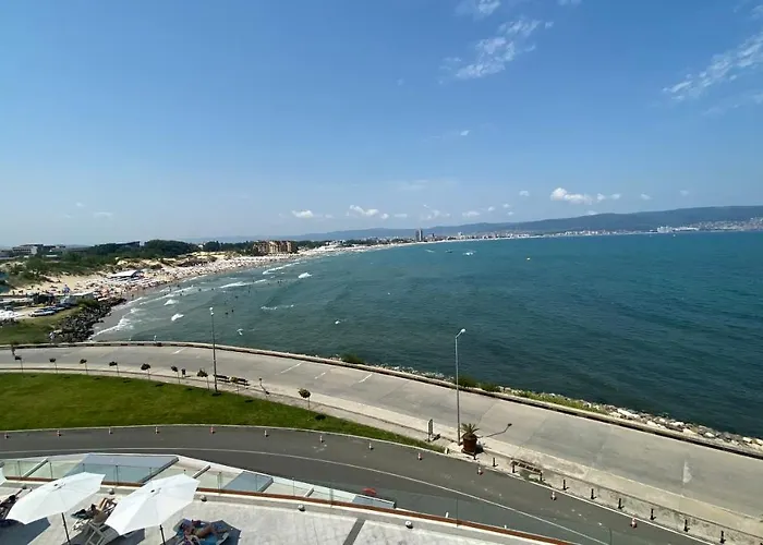 Апартамент Paradiso B 208 Private Sea View