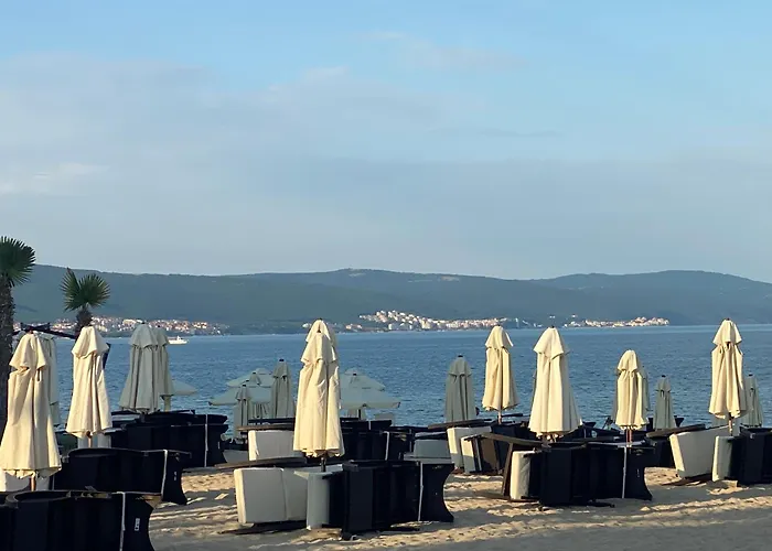 Апартамент Paradiso B 208 Private Sea View Несебър