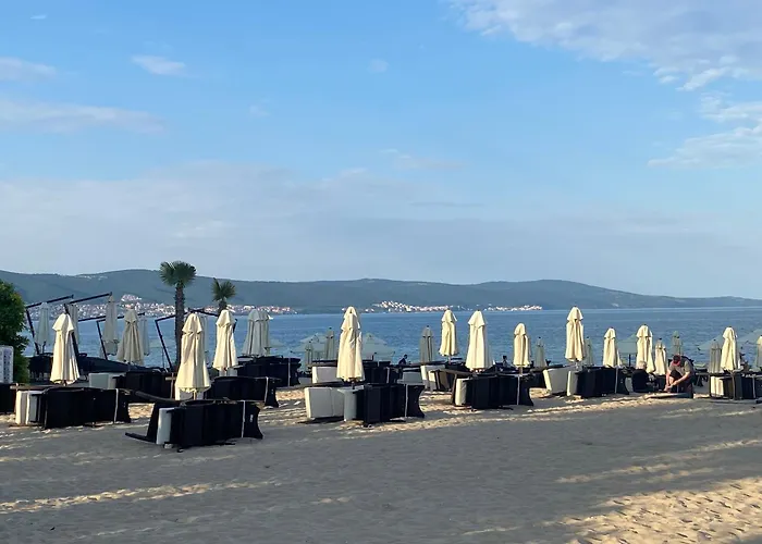 Апартамент Paradiso B 208 Private Sea View